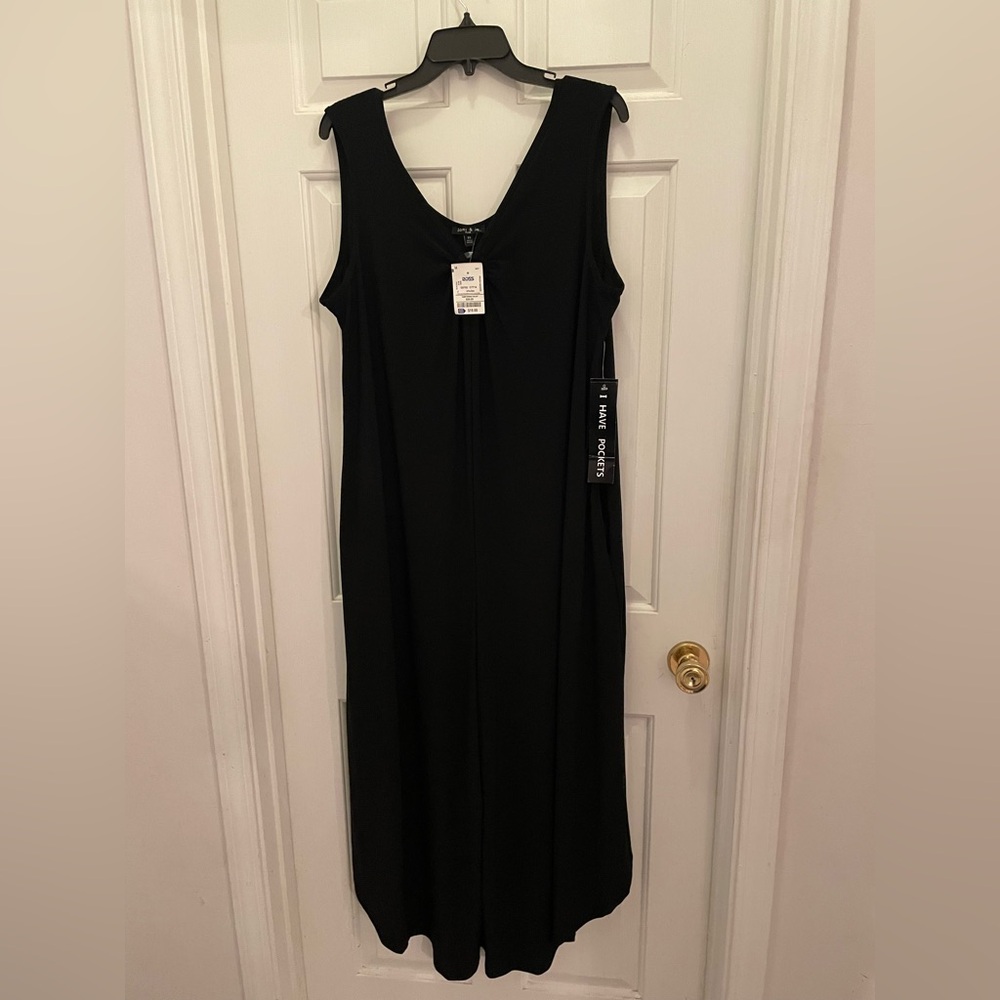 Sami & Jo Black Sleeveless Scoop Neck Jumpsuit with pockets